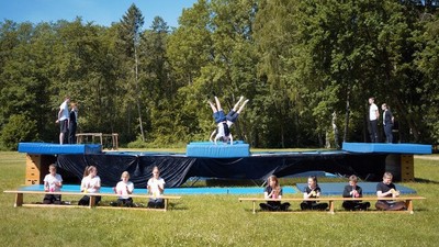 Sportshow, Darstellendes Spiel und Zeugnisse Image 8