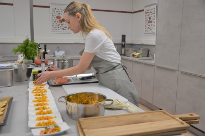 Cook it NAU â€“ Neue LernkÃ¼che in der Schule Marienau Bild 3