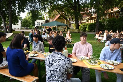 Erstes Essen der Wohnbereiche: Ein mediterraner Start ins ... Bild 1