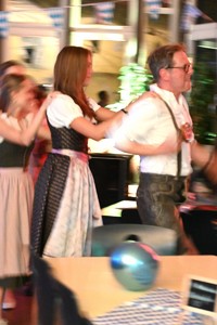 O'zapft is! Erstes Oktoberfest an der Schule Marienau Bild 14